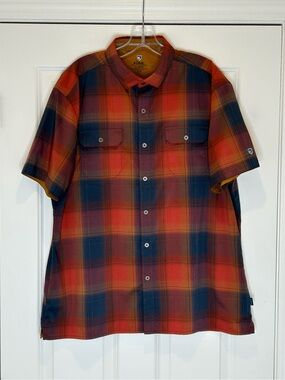 Kuhl Short-Sleeve Red Plaid Button-Up Size XL Lightweight Outdoor hiking